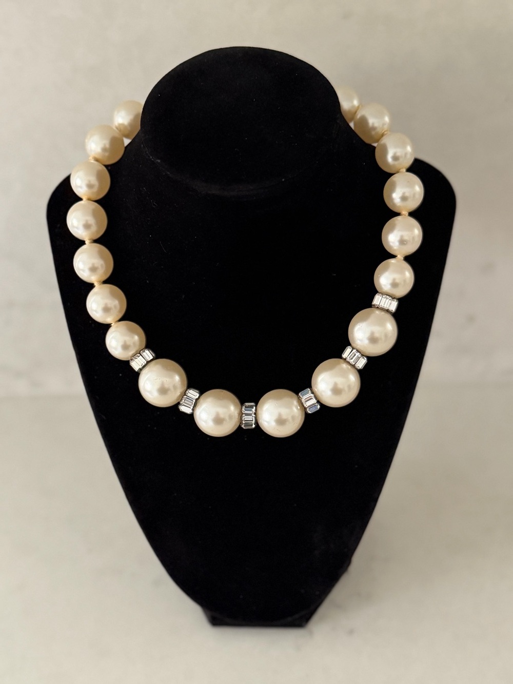 Vintage Pearl and Crystal Necklace - Cream Pearl